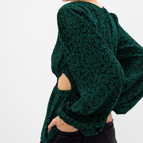 NWOT Gap Peplum Cutout Top - Picture 2 of 4